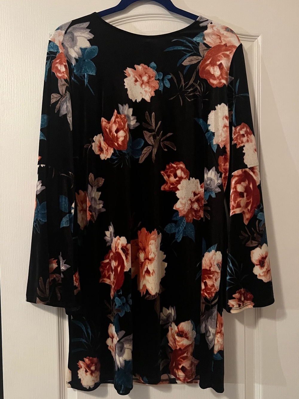 Black Bead Black Velvet Floral-Accent Tunic